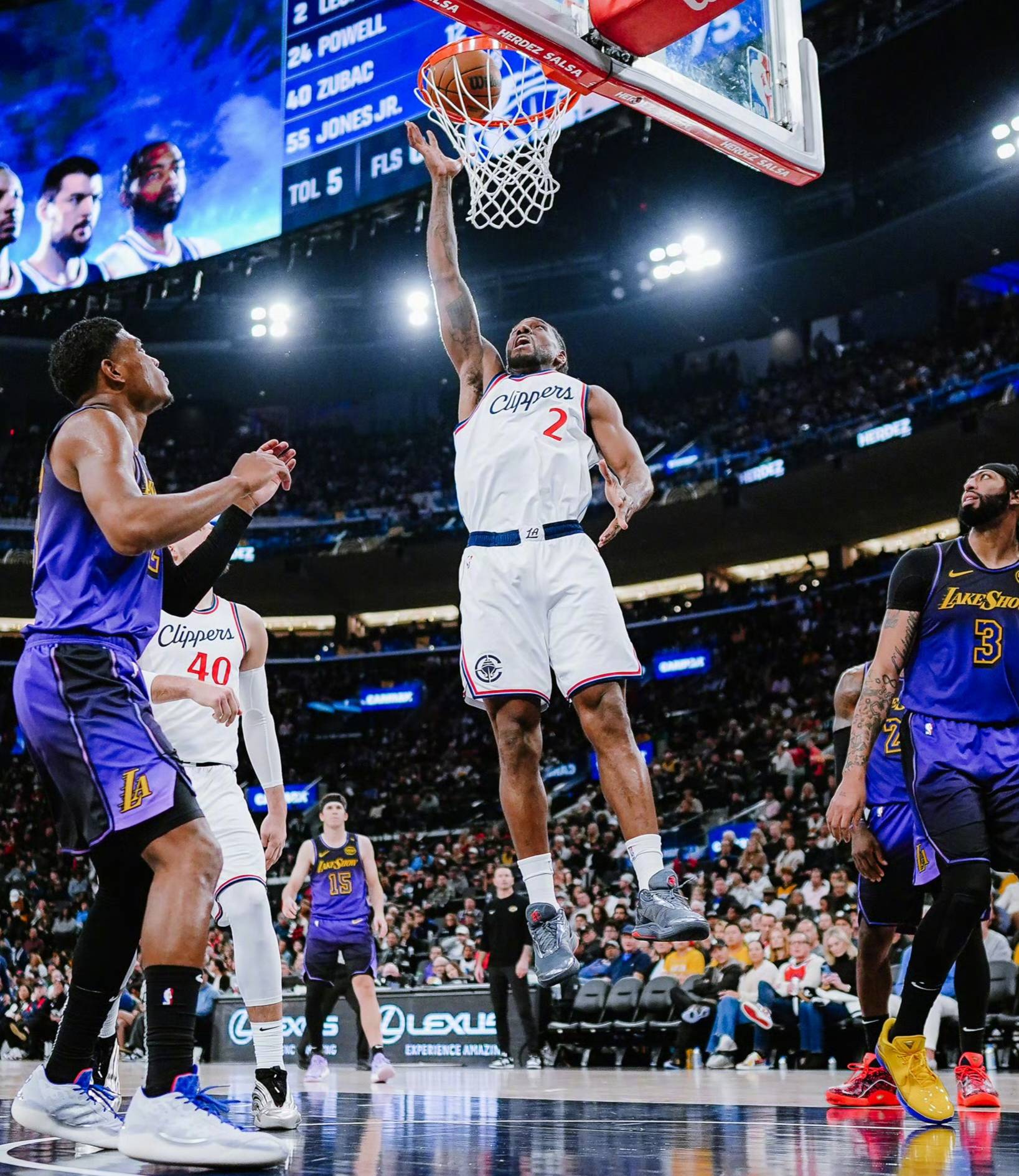 雷火电竞-快船客场大胜鹈鹕，取得六连胜