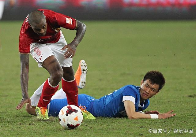 雷火电竞合作-天津泰达主场惨败天津天海，保级前景堪忧