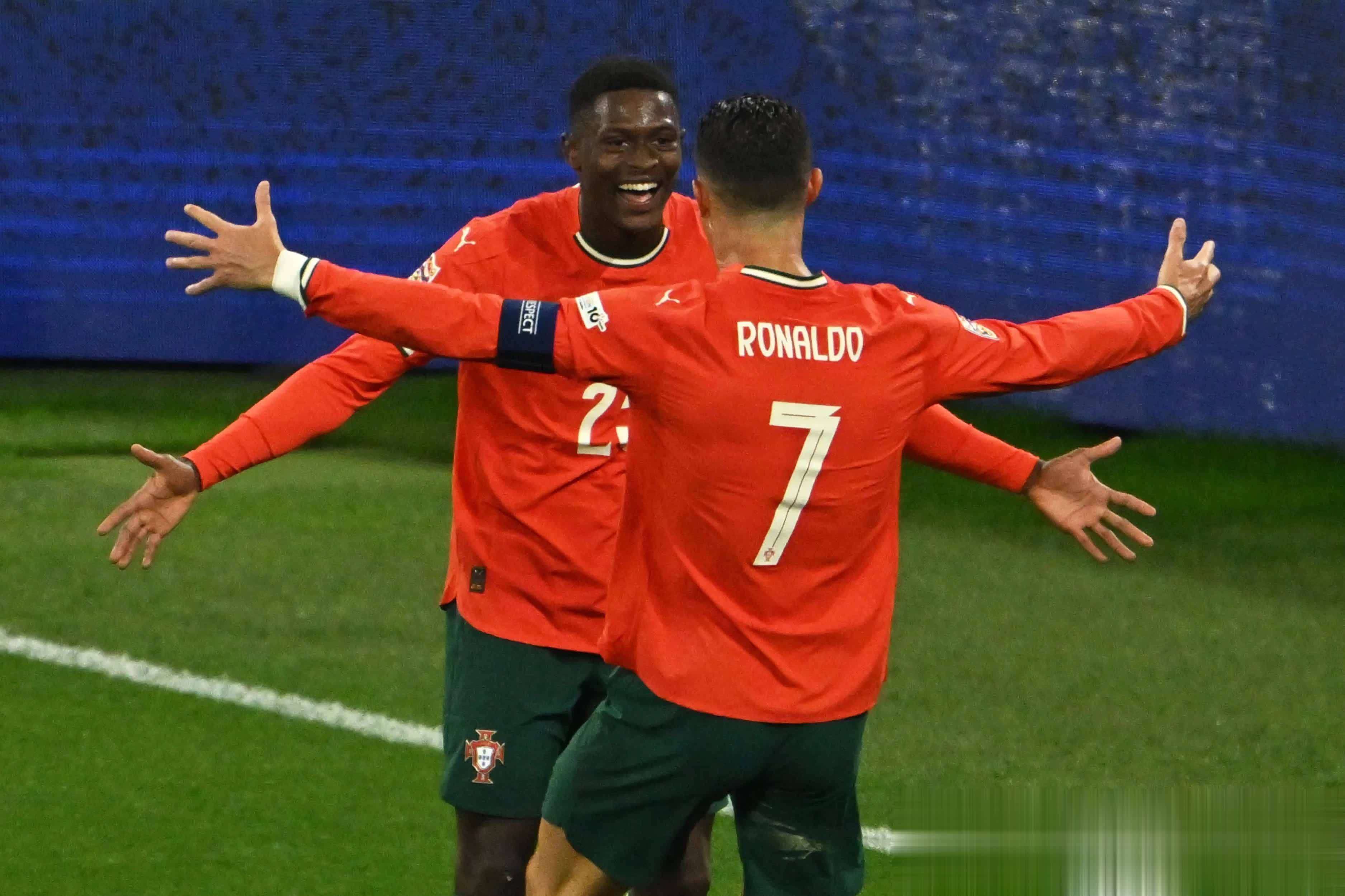 包含欧国联比赛葡萄牙明星球员喜获进球,球队士气高涨的词条 包含欧国联比赛葡萄牙明星球员喜获进球,球队士气高涨的词条