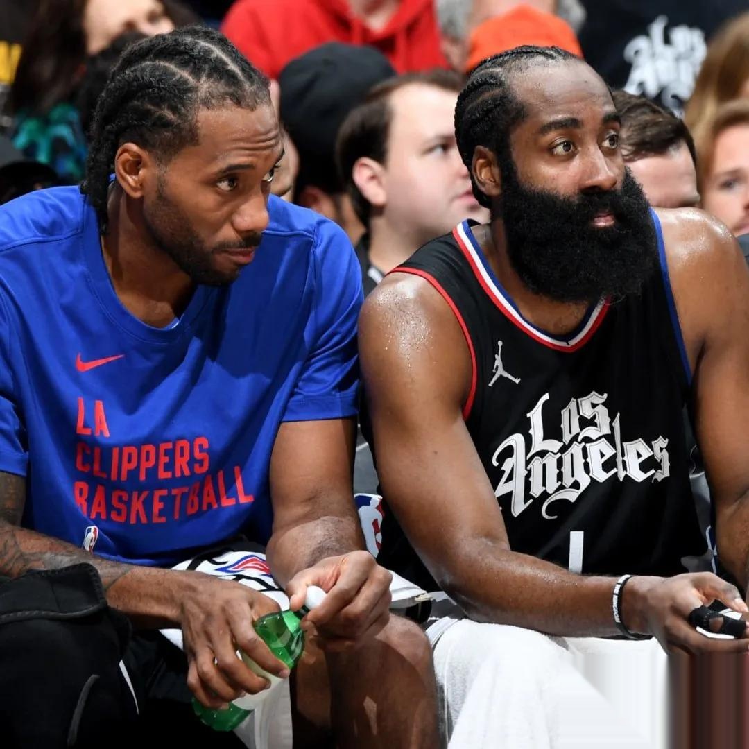 快船主场失利,球迷纷纷表达失望 快船主场失利,球迷纷纷表达失望