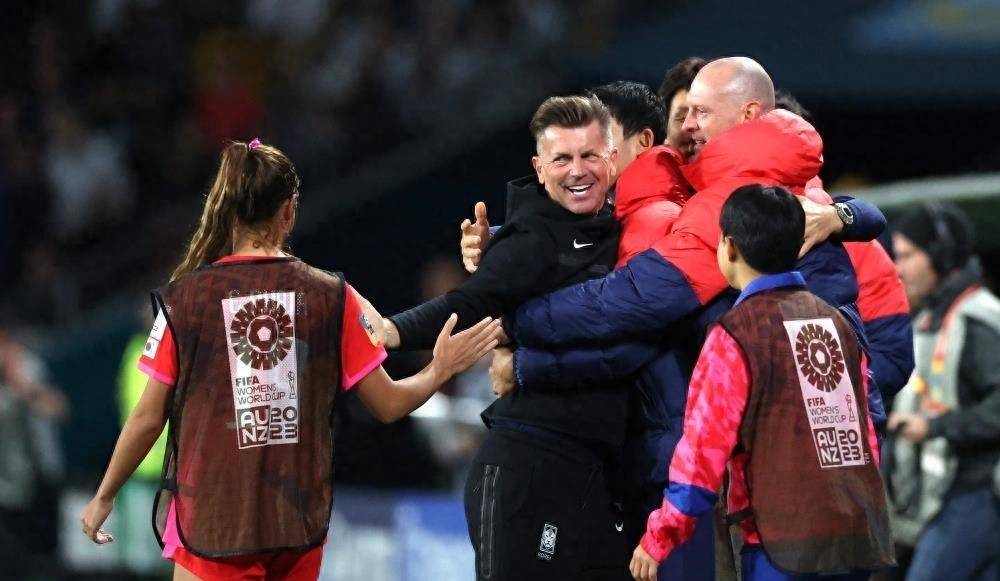 雷火电竞简介-爆冷！S赛强队意外出局震惊全场的简单介绍