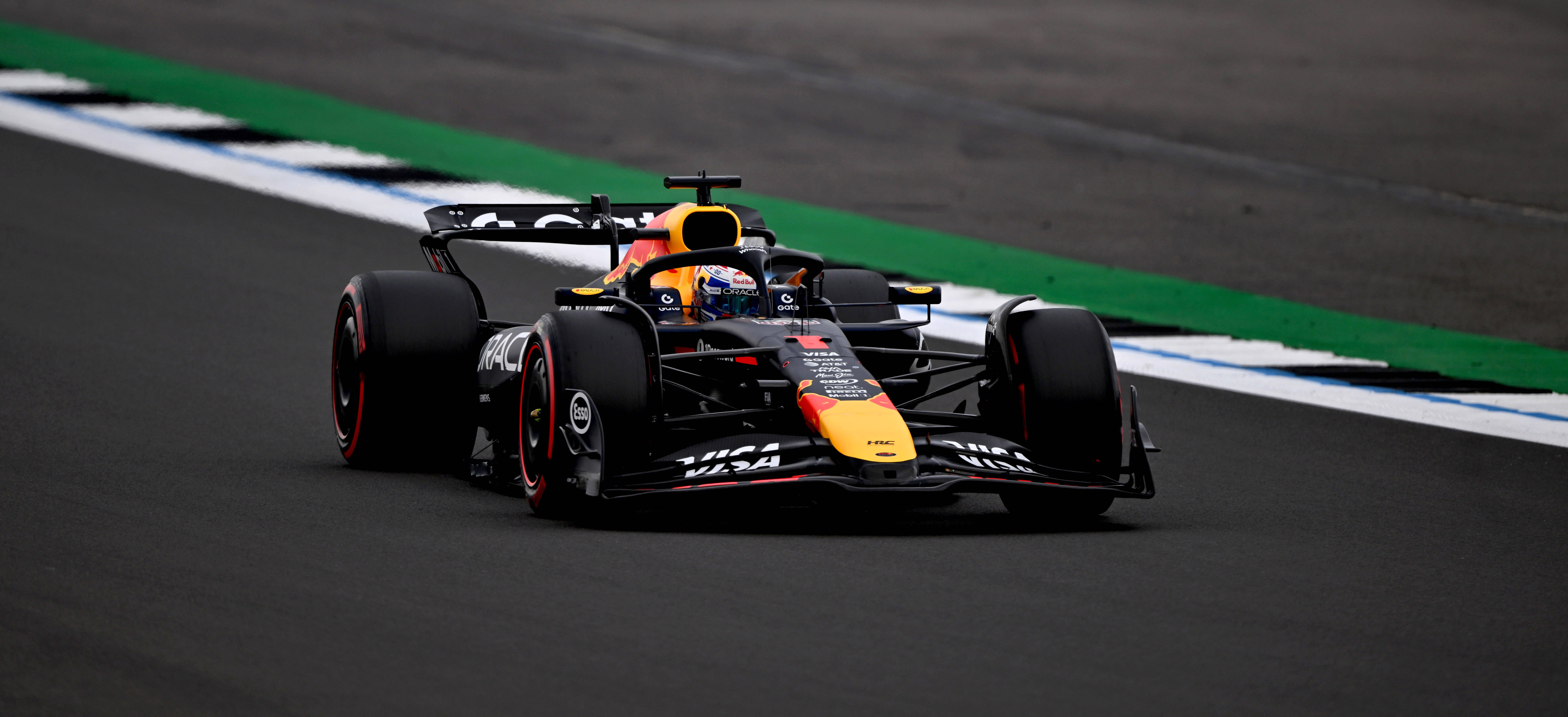 雷火电竞主播-红牛车队轻取阿斯顿马丁，皮亚斯特里惊艳四座的简单介绍