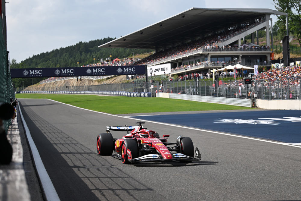 红牛二队轻取雷诺车队,勒克莱尔关键制胜 红牛二队轻取雷诺车队,勒克莱尔关键制胜