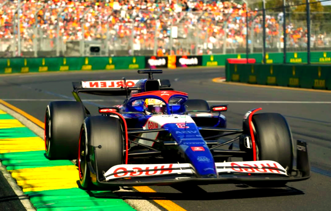 雷火电竞合作-威廉姆斯险胜红牛二队，维斯塔潘扛起全队