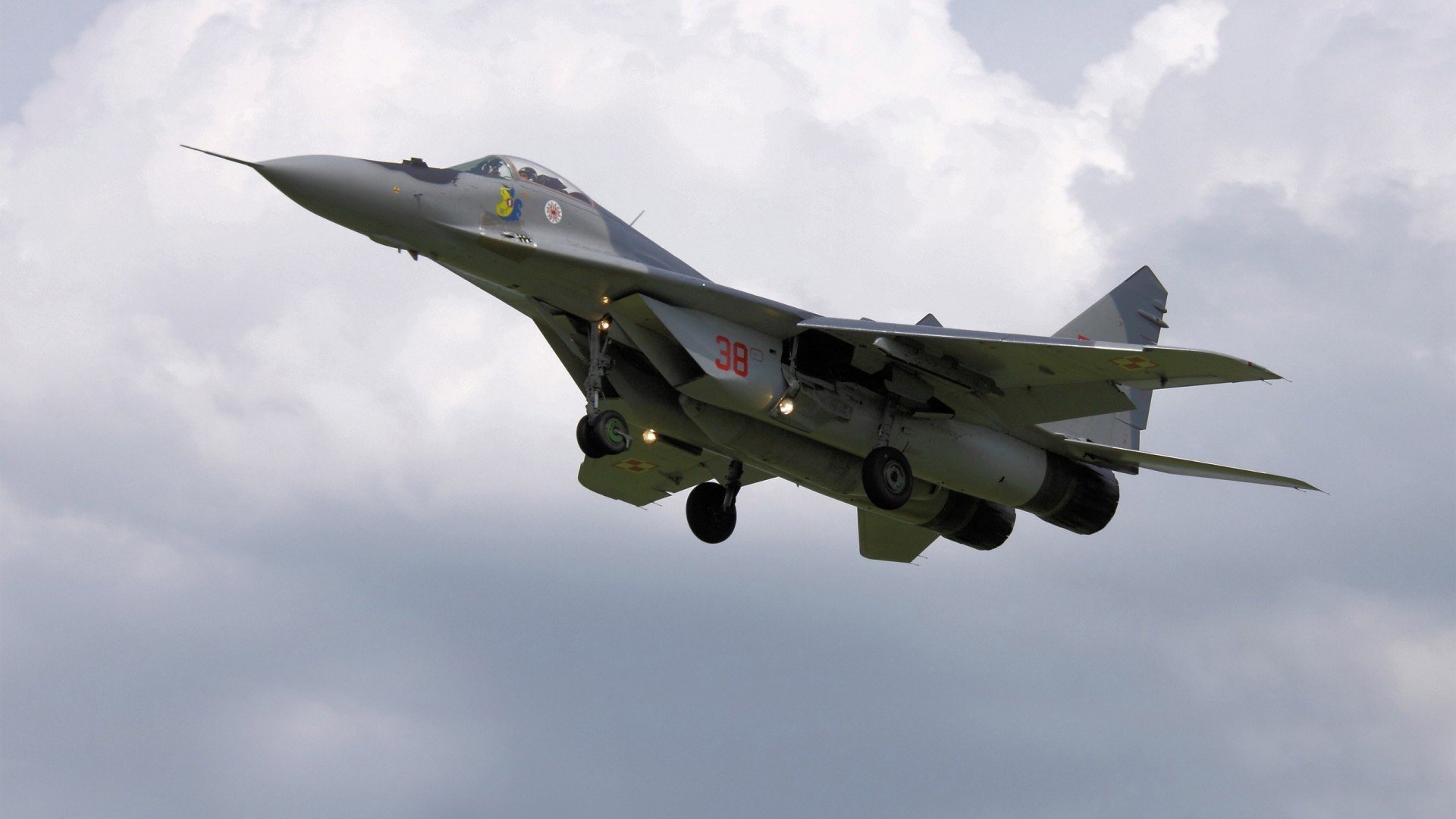 雷火电竞简介-数据爆炸之夜，哈利伯顿的魔术与鹈鹕终结者的铁腕